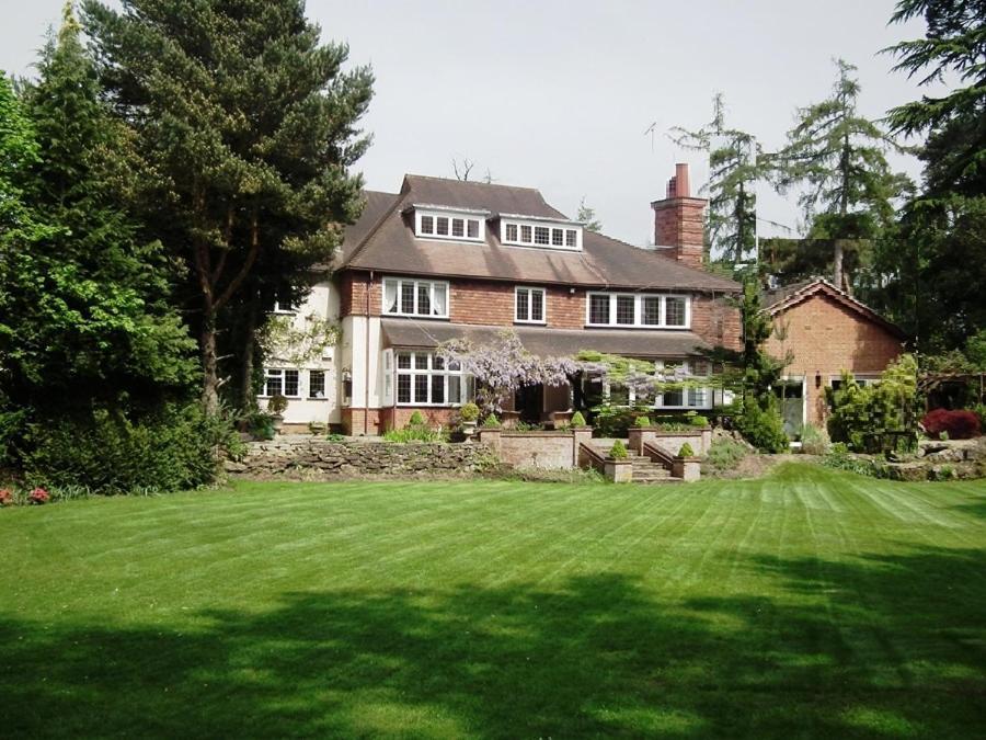 Coach House Villa Woking Kültér fotó