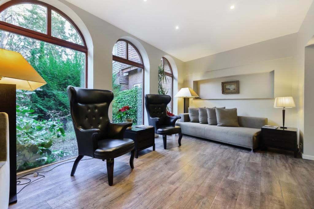 Coach House Villa Woking Kültér fotó