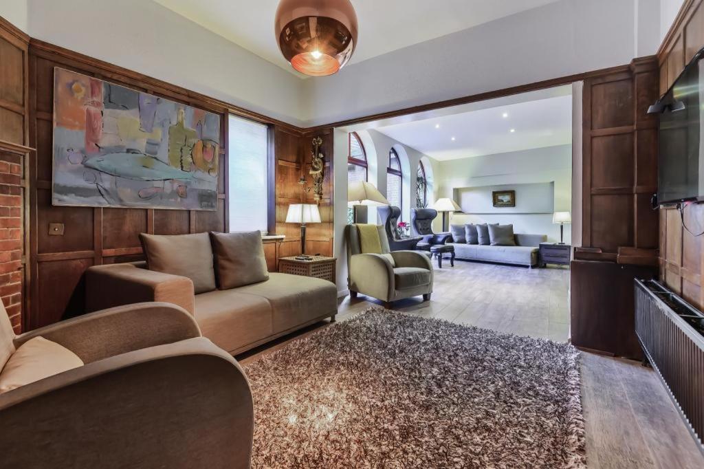 Coach House Villa Woking Kültér fotó