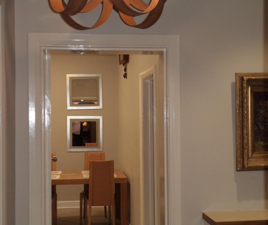 Coach House Villa Woking Kültér fotó
