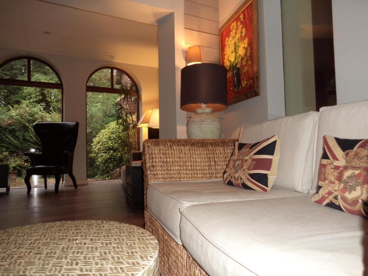 Coach House Villa Woking Kültér fotó