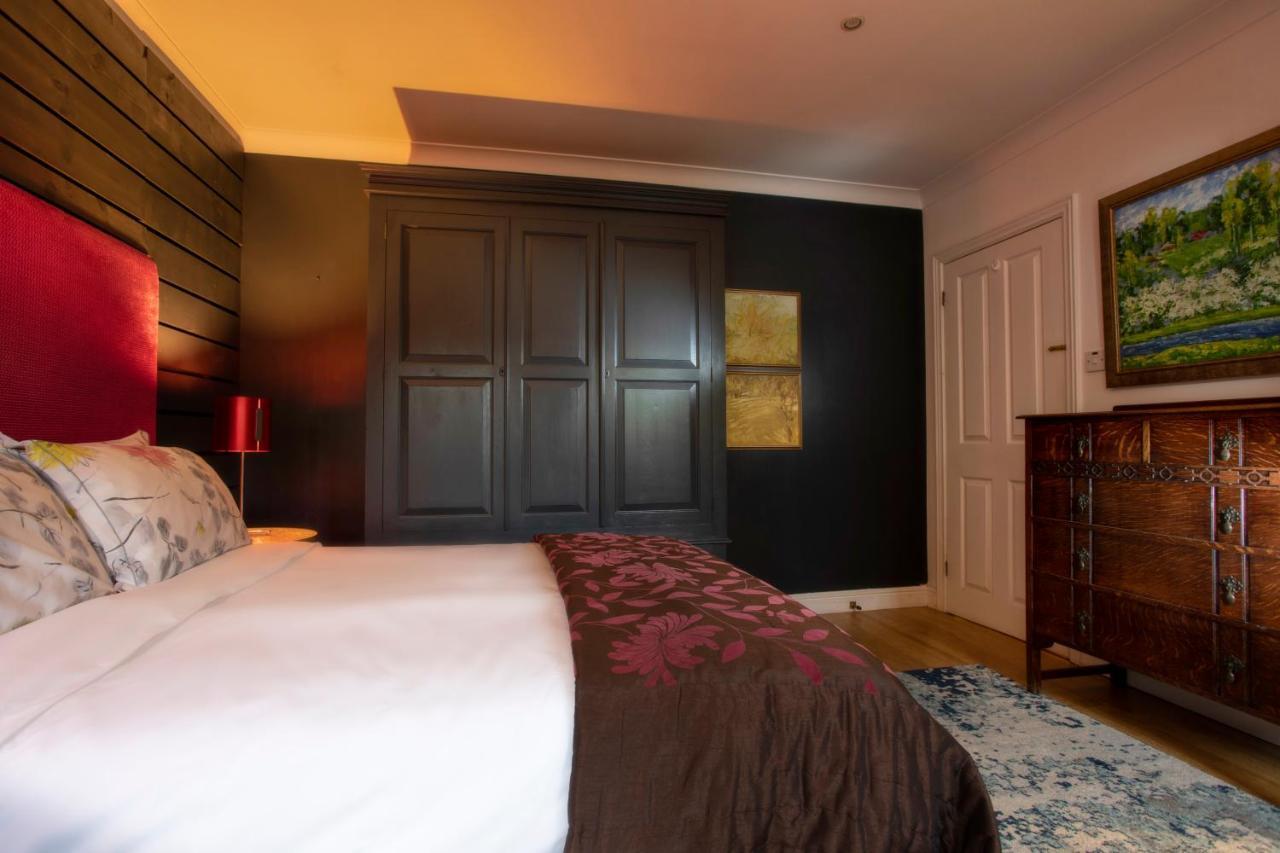Coach House Villa Woking Kültér fotó