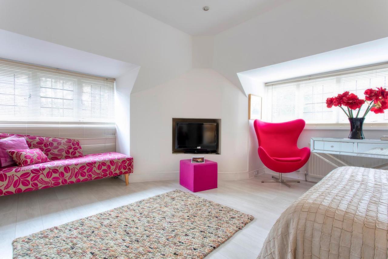 Coach House Villa Woking Kültér fotó