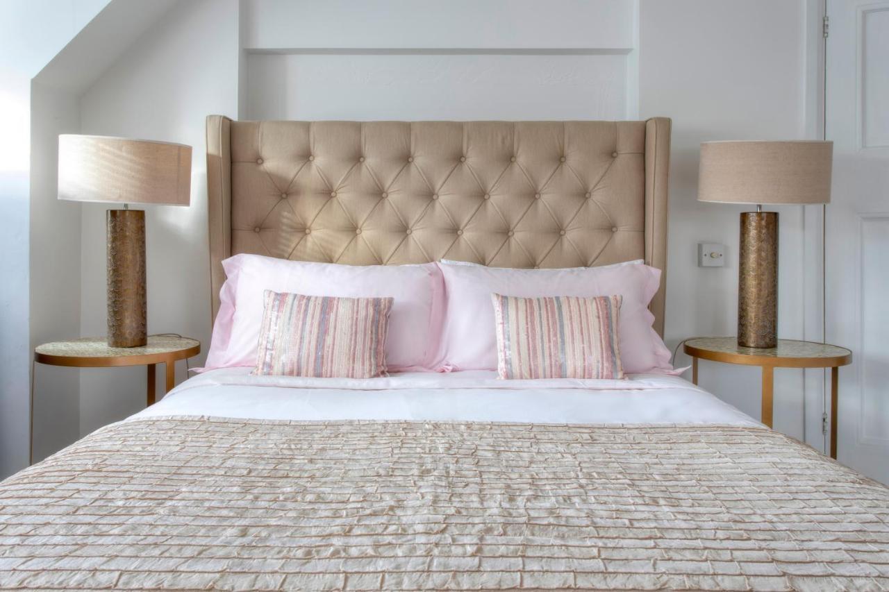 Coach House Villa Woking Kültér fotó
