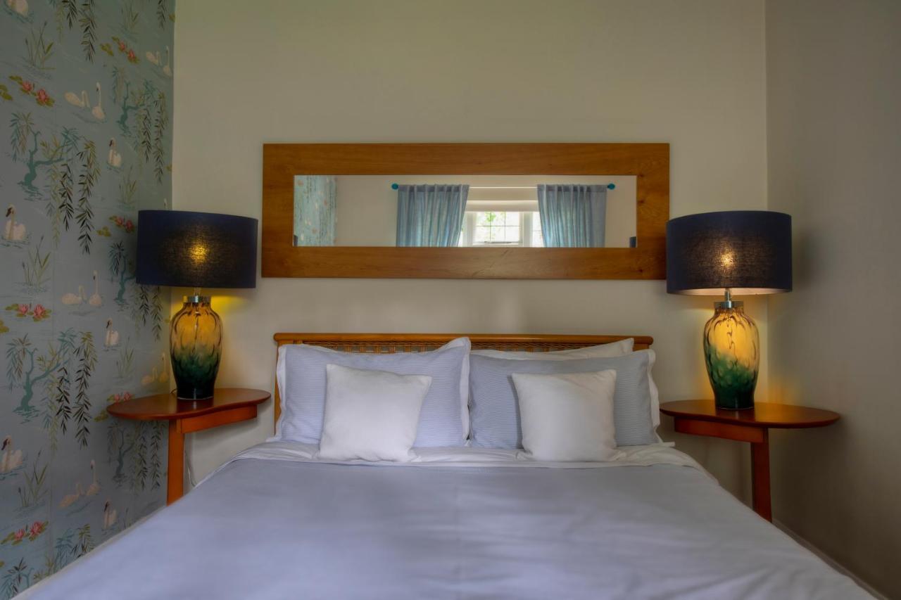 Coach House Villa Woking Kültér fotó