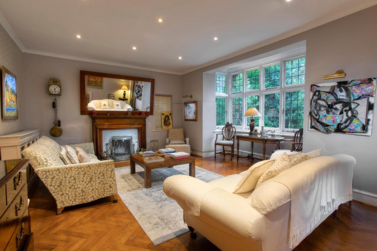 Coach House Villa Woking Kültér fotó
